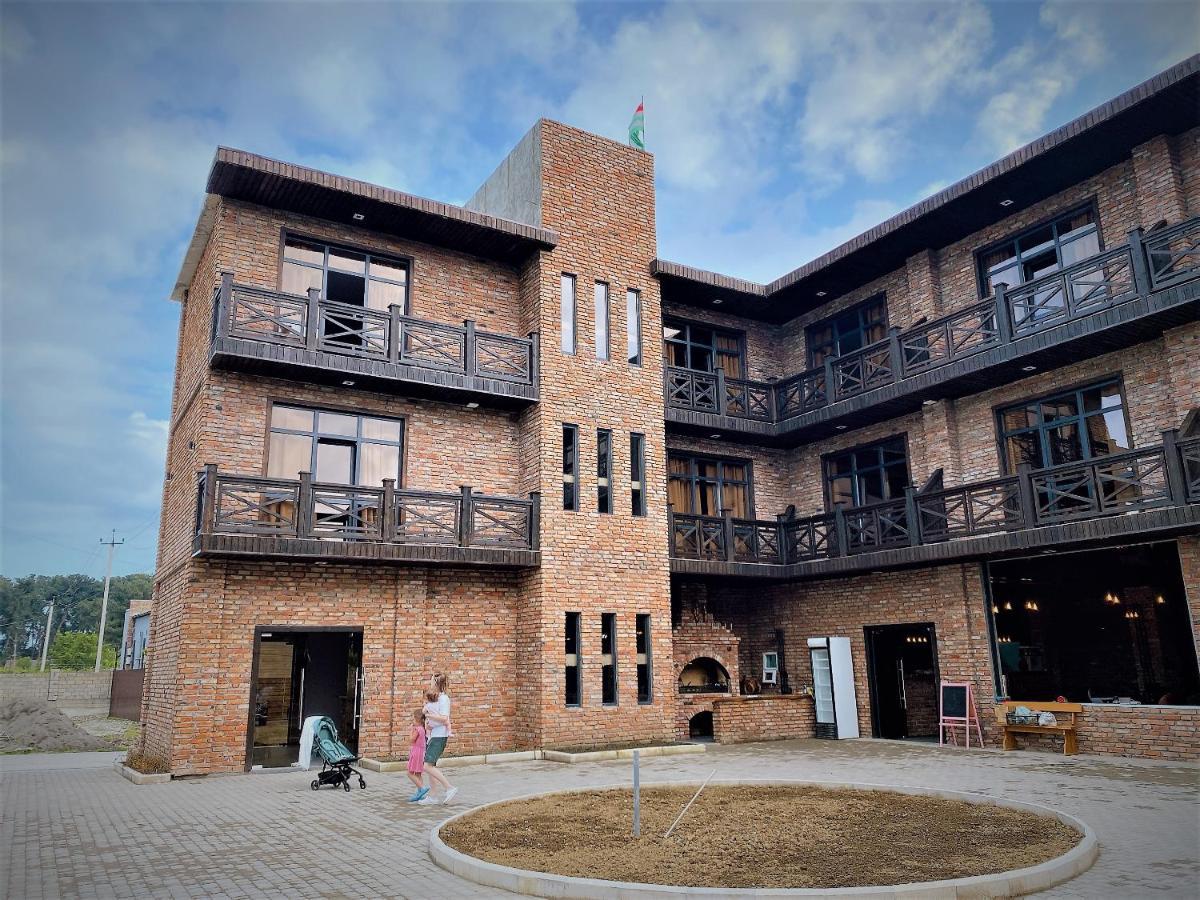 Gloriya Hotel Lidzava Extérieur photo